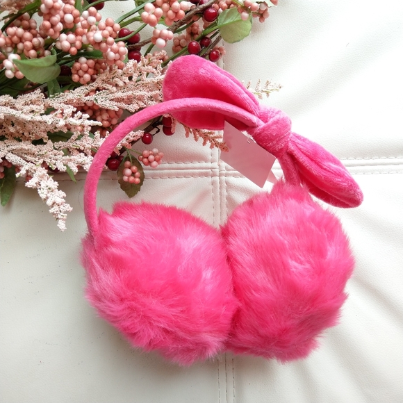 🍒NWT🍒 PINK FAUX FUR EARMUFFS WITH BOW TOP - Picture 8 of 9